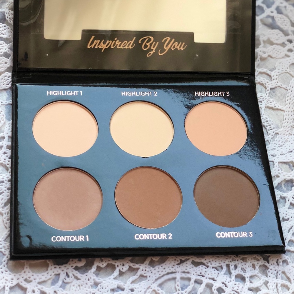 IBY Beauty - Highlight and Contour Palette